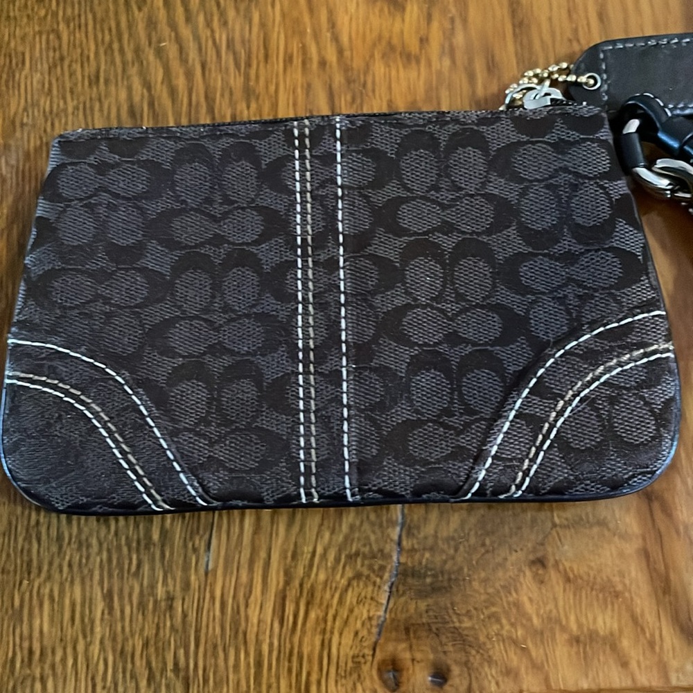 2 Wristlet Perfect for Credits Cards or Change - Picture 6 of 10